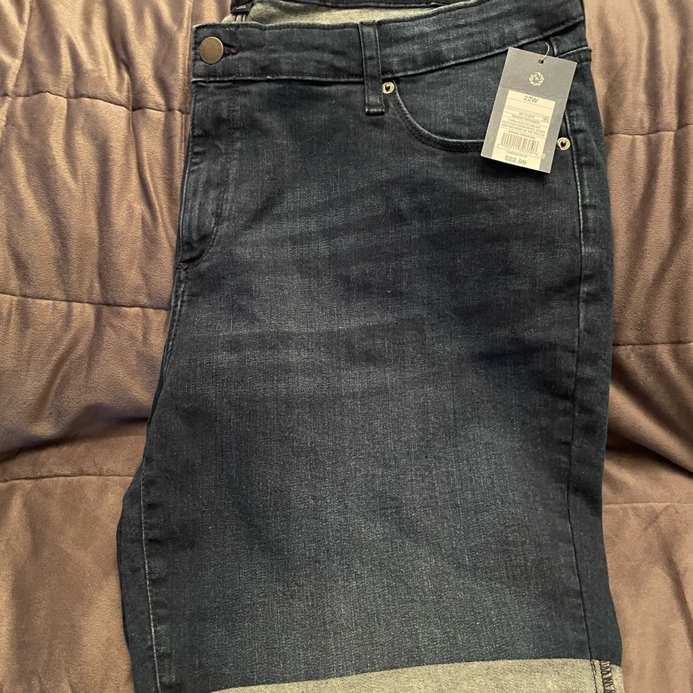 Women’s Bermuda shorts
